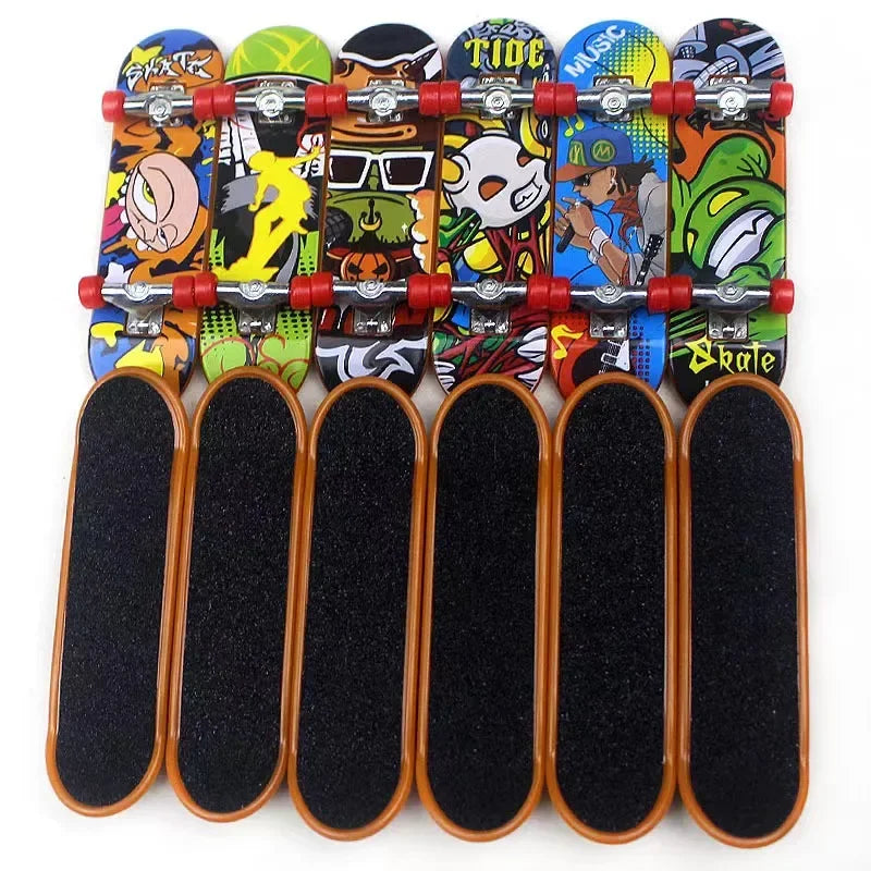 1/3/5pcs Mini Professional Skate Board Toys Cool Finger Sports Plastic Skateboards Creative Fingertip Toys for Parrots and Kids
