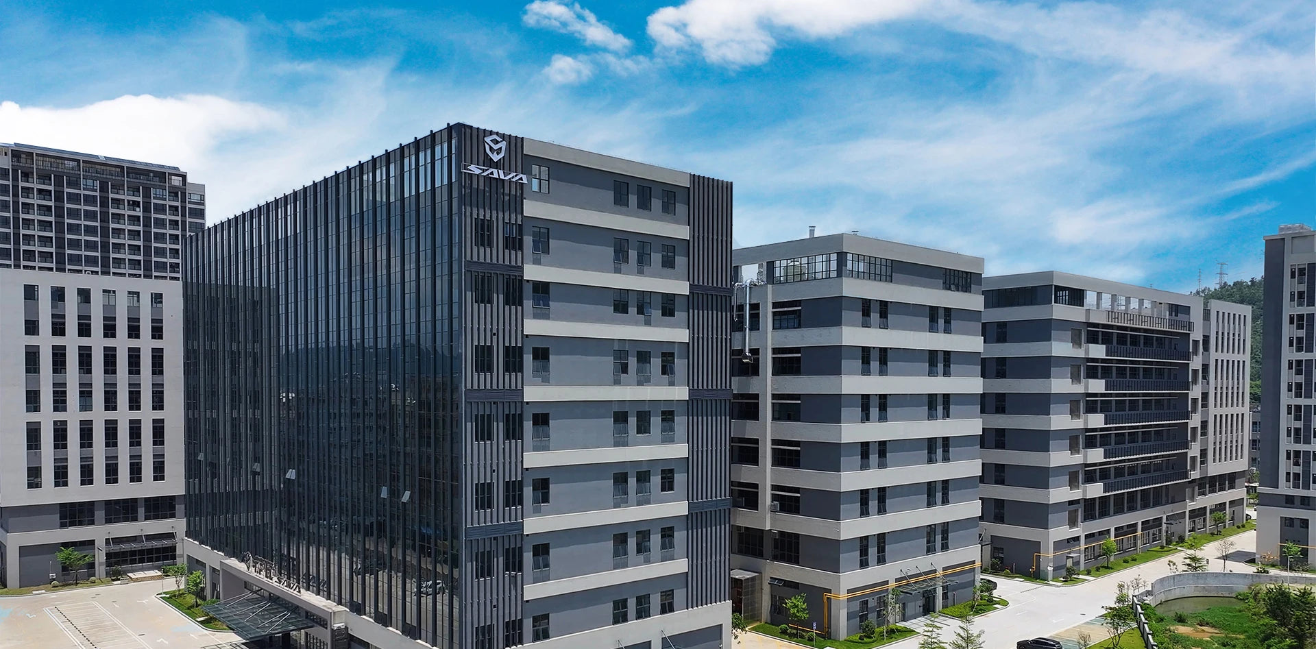 SAVA F20 Carbon Fiber Road Bike, Equipped with 105 R7120 24-Speed Groupset and Hydraulic Disc Brakes Adult Race Bike