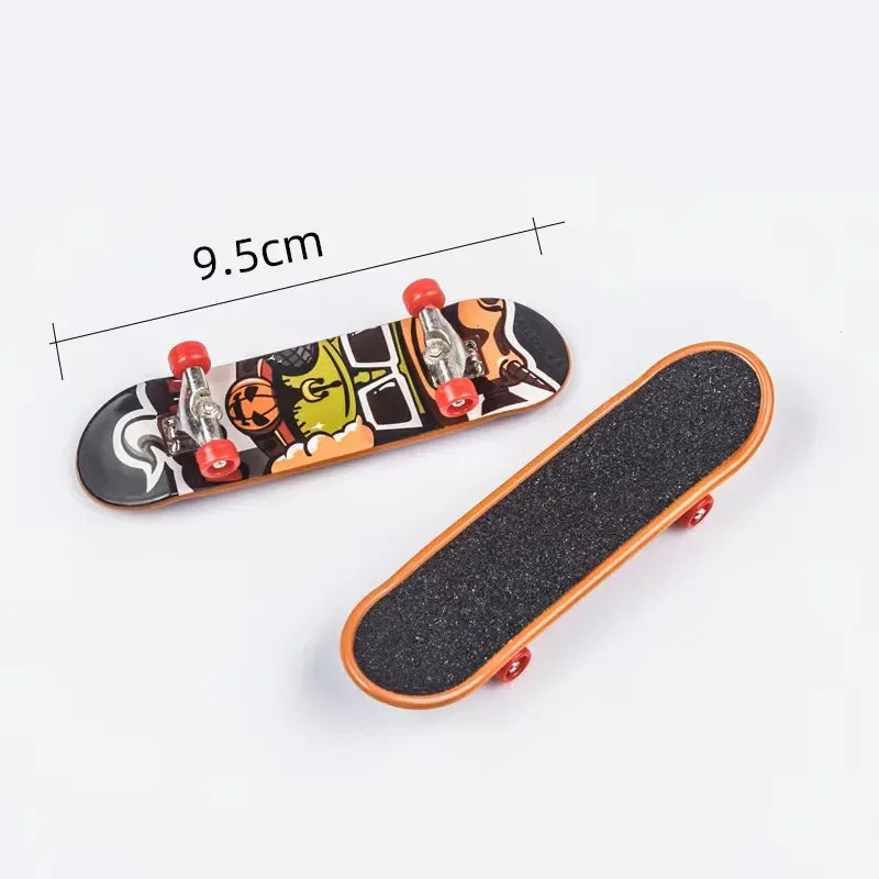 1/3/5pcs Mini Professional Skate Board Toys Cool Finger Sports Plastic Skateboards Creative Fingertip Toys for Parrots and Kids